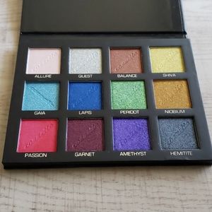 Cozzette Metallic Palette